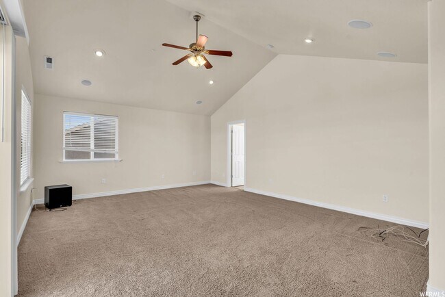Building Photo - AMAZING 2 STORY HOME w/ 4 CAR GARAGE!