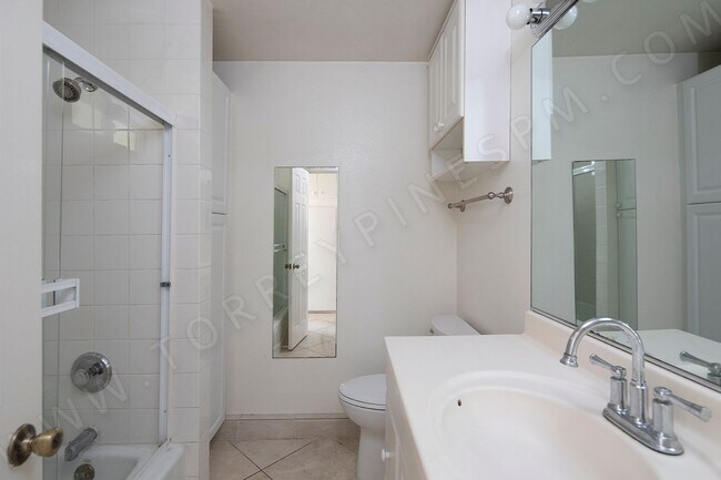 Building Photo - *OPEN HOUSE: 8/30 1:30-2:30PM* Studio in t...
