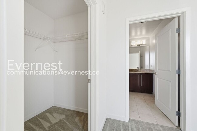 Building Photo - 1-Bed/1-Bath Condo with Pool, Spa, and Fitness Center!/Available Now!