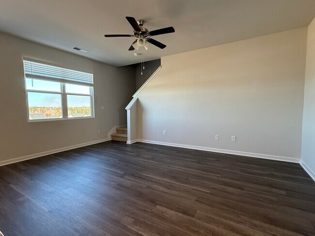 Building Photo - 935 Raghorn Rd