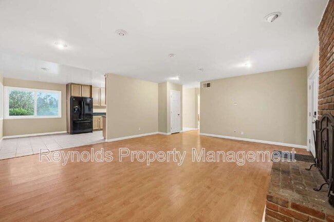 Building Photo - 9002 Watson Pl