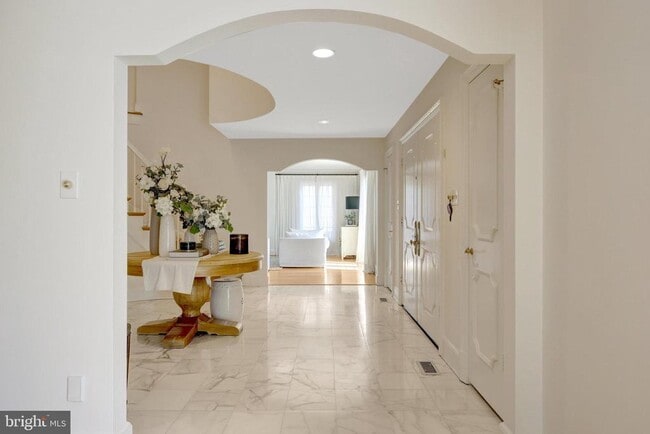 Building Photo - 6305 Dunaway Ct