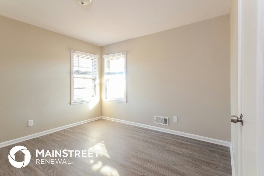 Building Photo - 412 1st Way