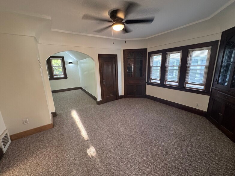 Building Photo - 1611 S 56th St