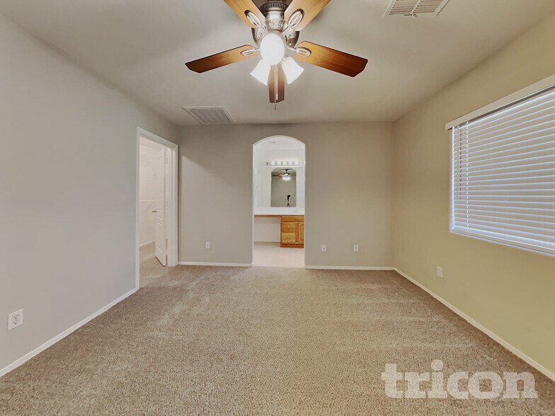 Building Photo - 2522 S 114th Ln