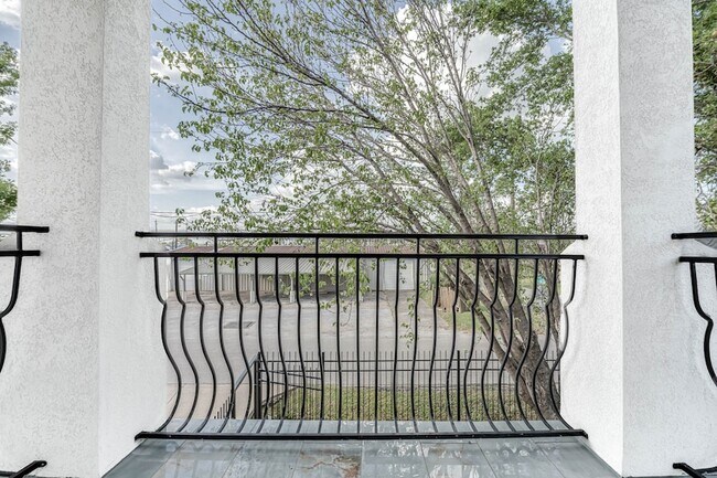 Building Photo - 4701 Inker St