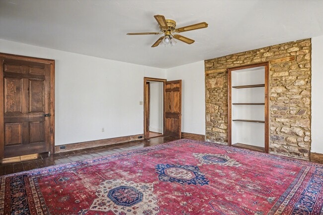 Building Photo - 739 Sergeantsville Rd