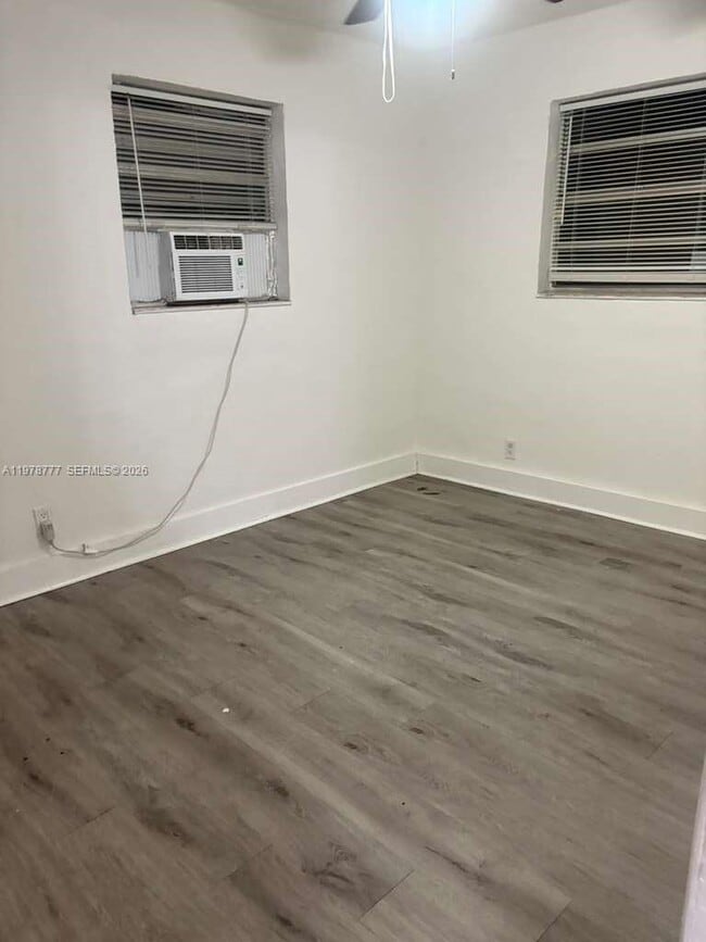 Building Photo - 1715 NW 8th Ct