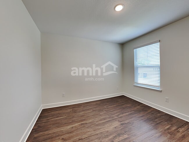 Building Photo - 1067 Tan Tara Trl