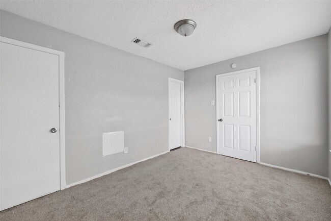 Building Photo - 8203 Lone Quail Dr