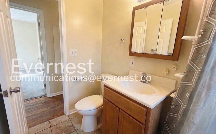 Building Photo - 16913 Lotus Dr