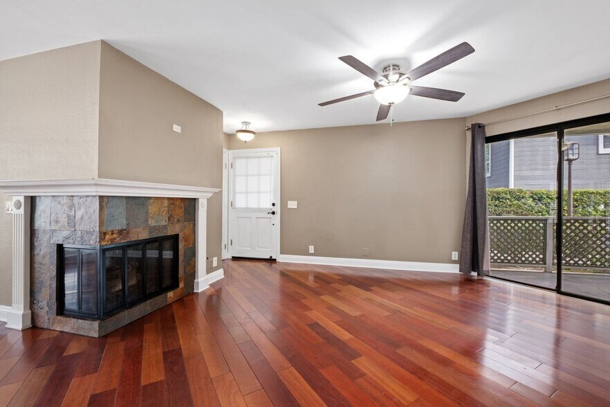 Building Photo - 7 Oak Spring Ln