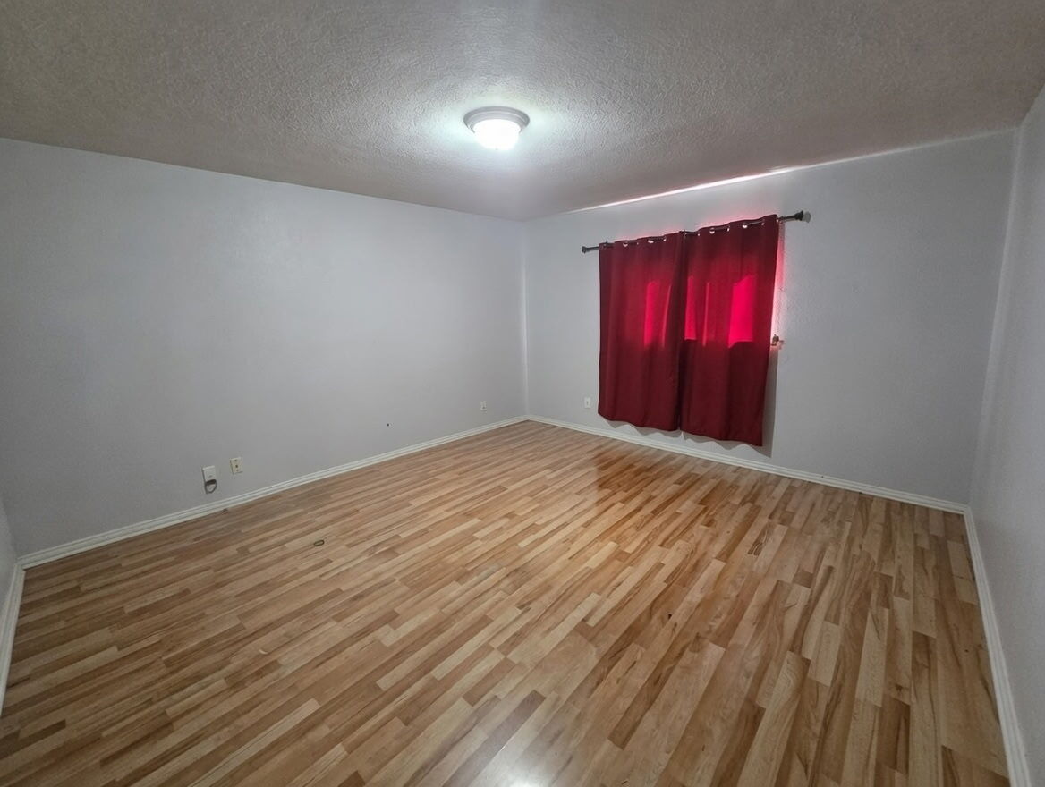 Building Photo - 10471 Canyon Vlg