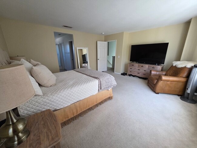 Building Photo - 165 Canyon Creek Way