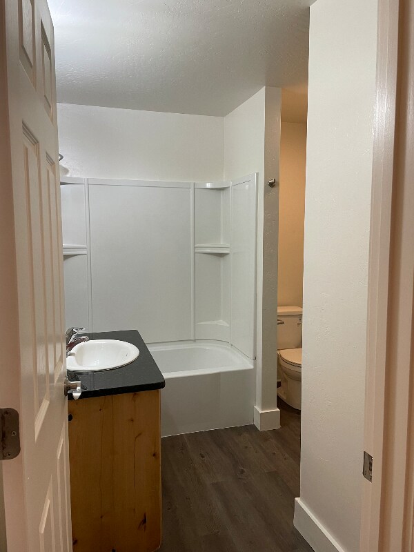 Building Photo - 2806 Hunters Loop