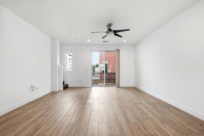 Building Photo - 820 N 8th Ave