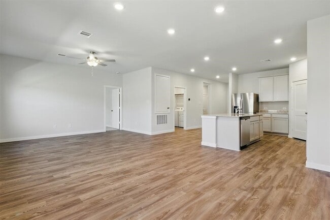 Building Photo - 25187 Leather Leaf Ct