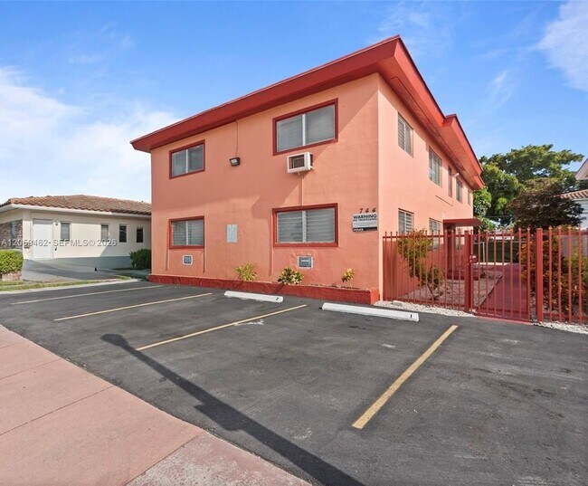 Building Photo - 744 85th St