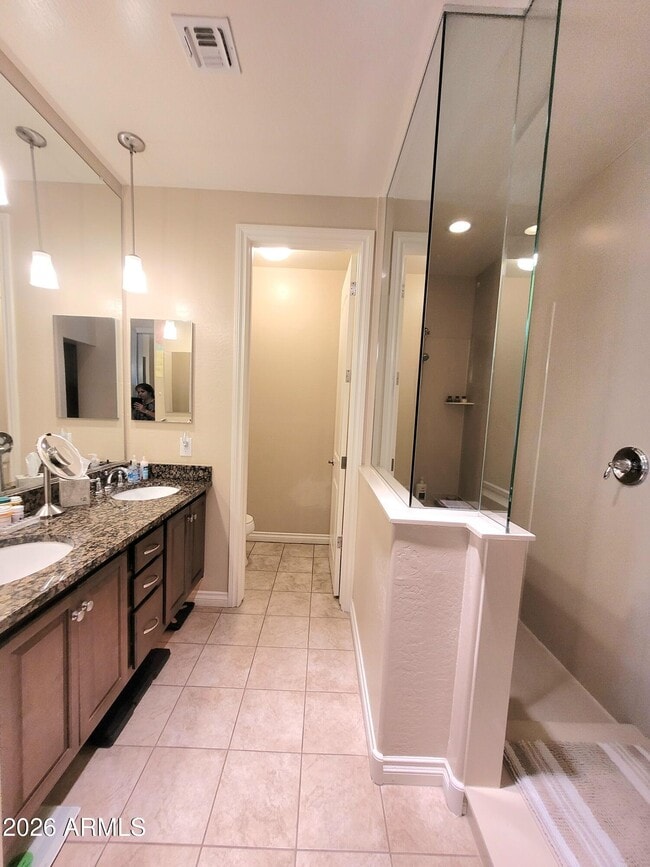 Building Photo - 194 E Mead Dr