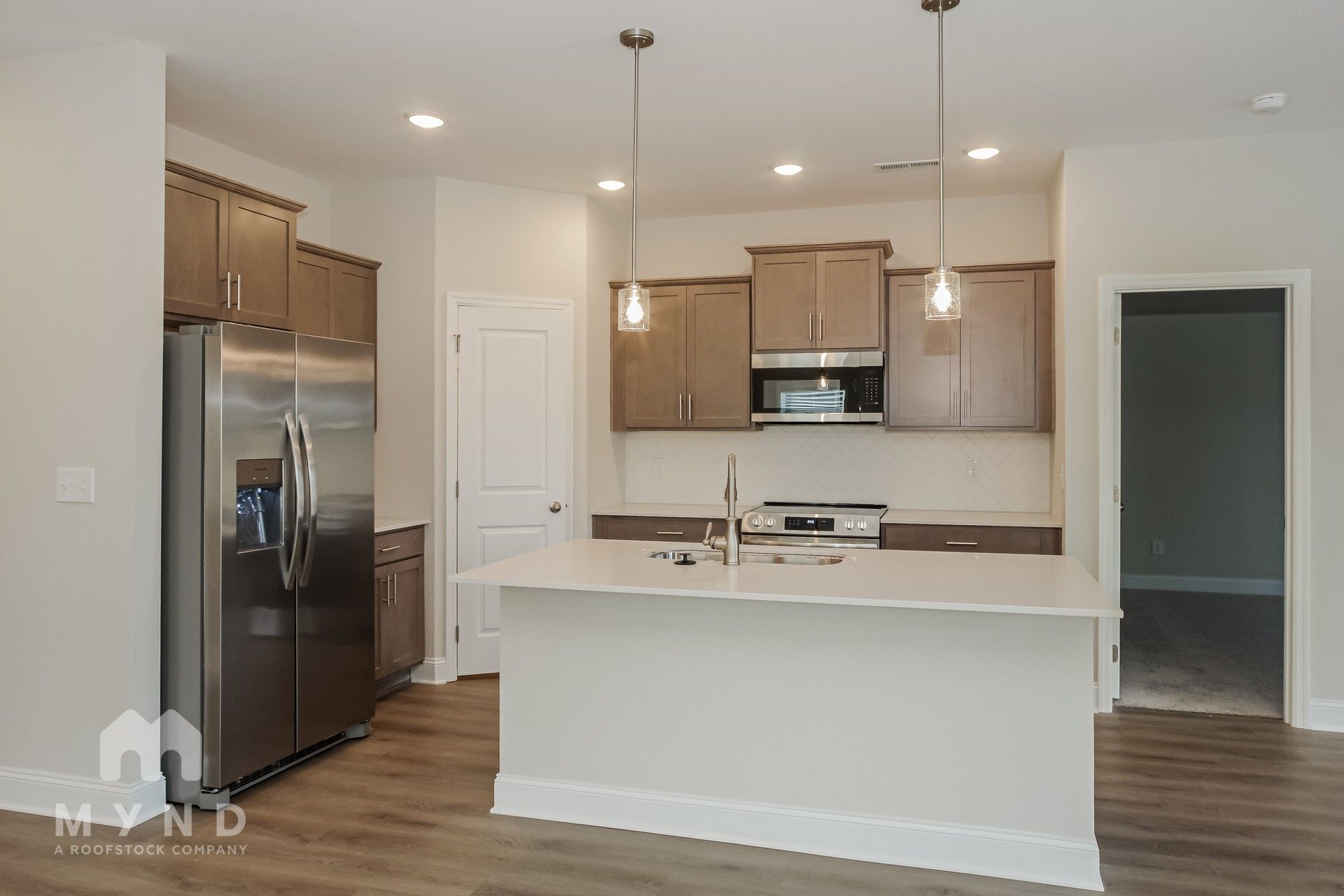 Building Photo - 221 Pine Is Ave