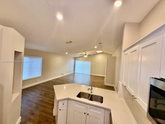 Building Photo - 4280 Ironwood Ct