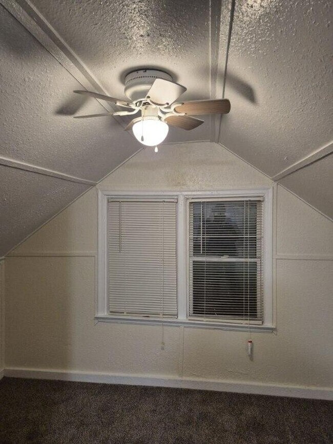 Building Photo - COZY CUTE & FRESHLY RENEWED 3 B.R. HOUSE!!