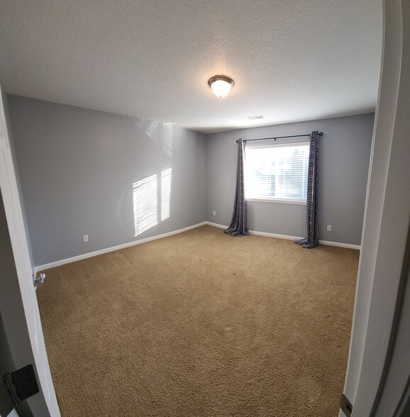 BR 2 - 2718 NW 118th Cir