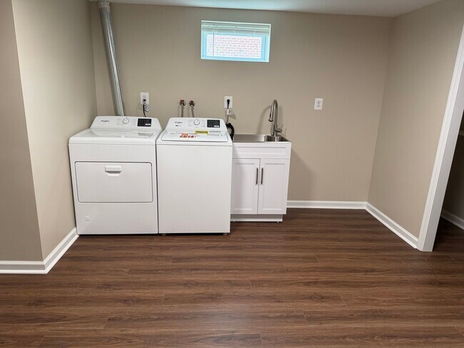 Building Photo - 3004 Property