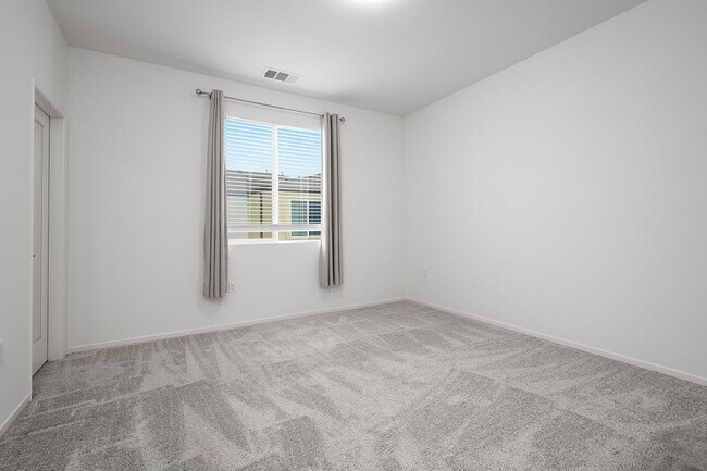 Building Photo - 5495 Seacliff Pl