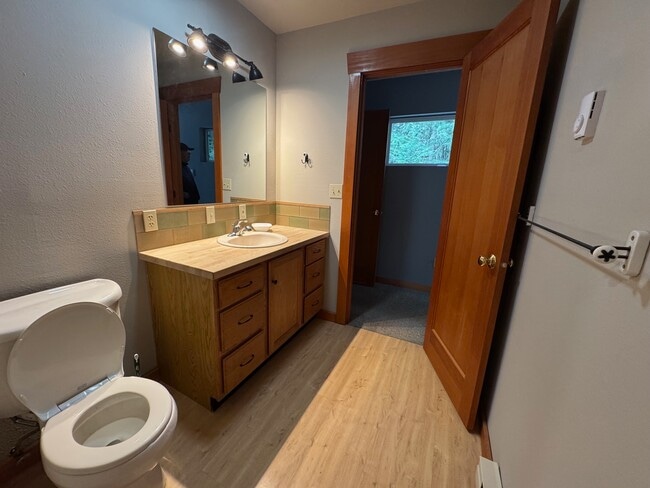 Building Photo - 28635 Vashon Hwy SW