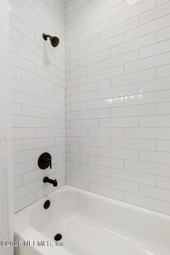 Building Photo - 27 Twilight Ln