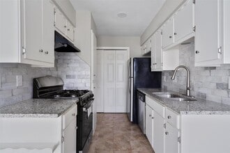 Building Photo - 701 Ramble Ln