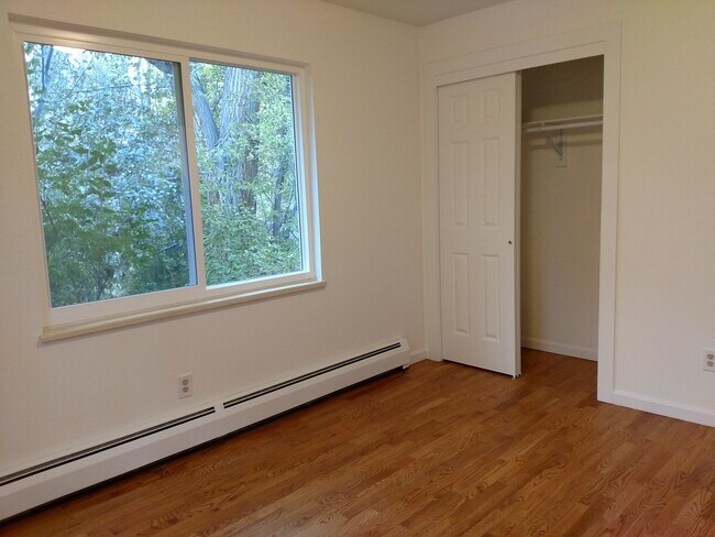 Building Photo - Charming 1 Level House 3 Bed, 2 Bath with ...