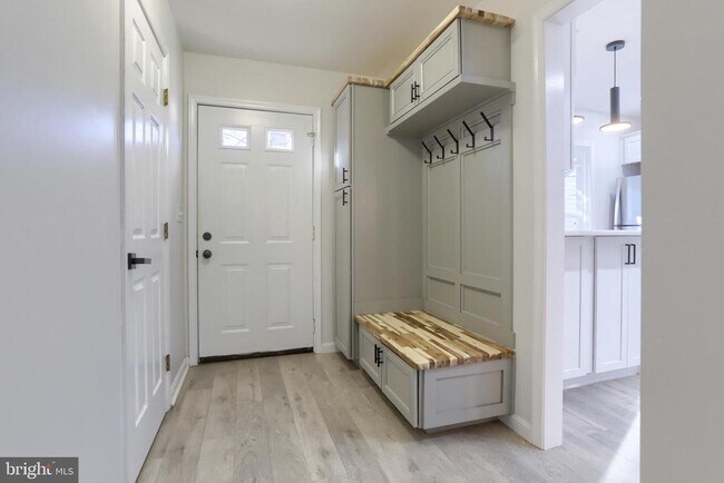 Building Photo - 2065 Raleigh Rd