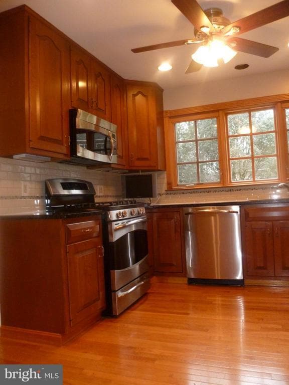 Building Photo - 7115 Warbler Ln