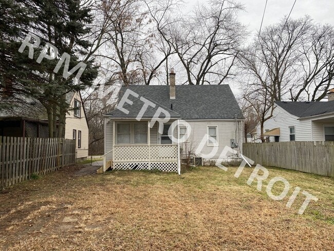 Building Photo - MOVE-IN READY BUNGALOW IN REDFORD