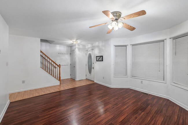 Living room - 525 Meade Ave