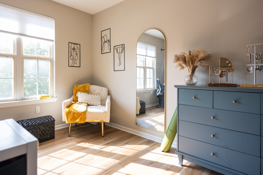 Building Photo - 4402 Vesper Cir