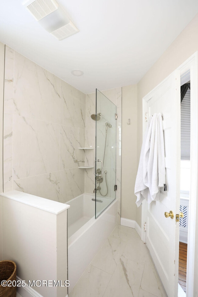 Building Photo - 17 Beach Rd