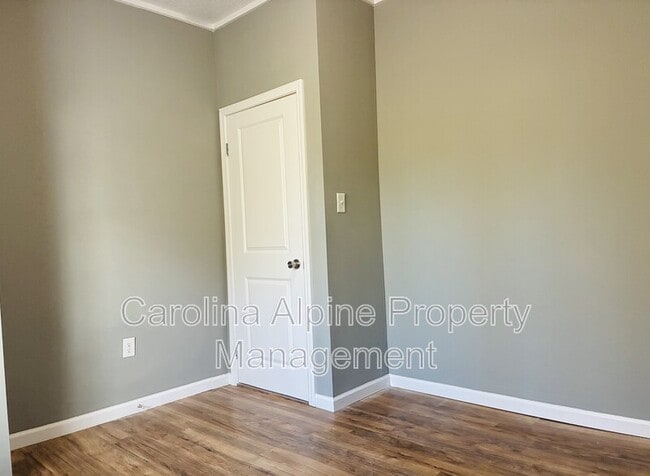 Building Photo - 420 McBrayer St