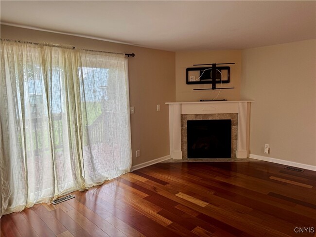 Building Photo - 8434 Bubbling Springs Dr