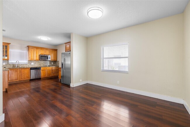 Building Photo - 1512 SW 106th Ave