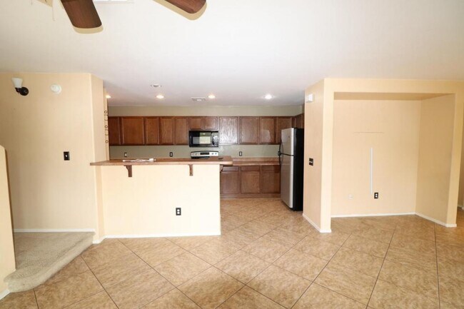 Building Photo - 342 W Paseo Celestial