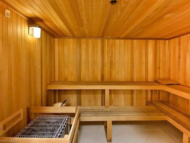 Building Photo - 2104 W First St