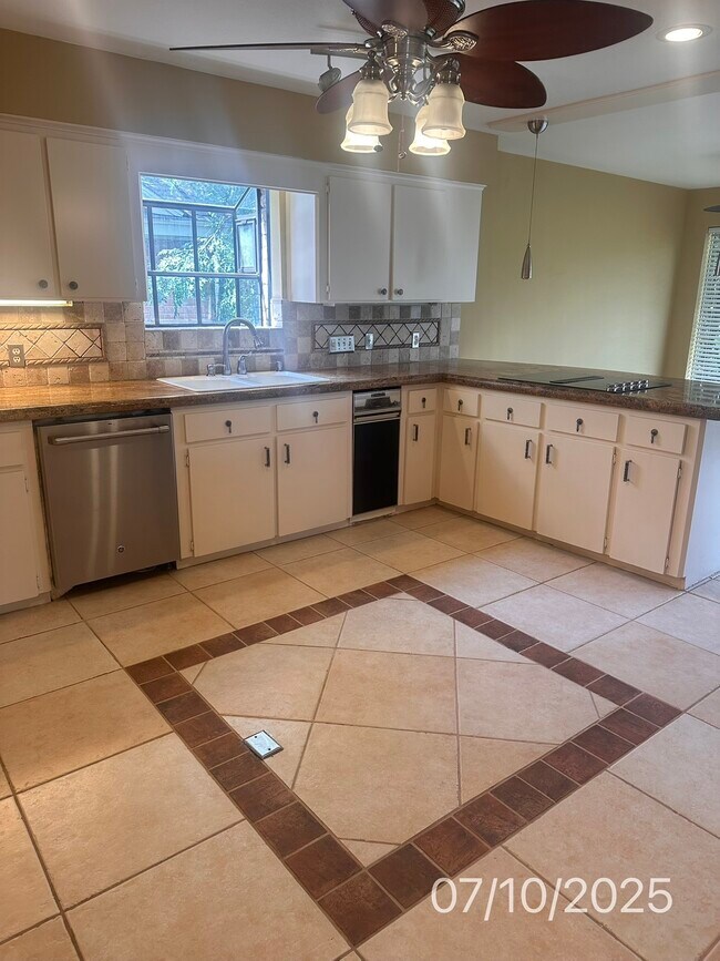 Building Photo - 20326 Spoonwood Dr