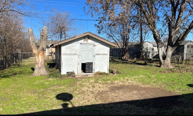 Building Photo - 955 SW 4th Pl