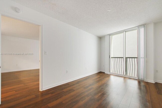 Building Photo - 1756 N Bayshore Dr