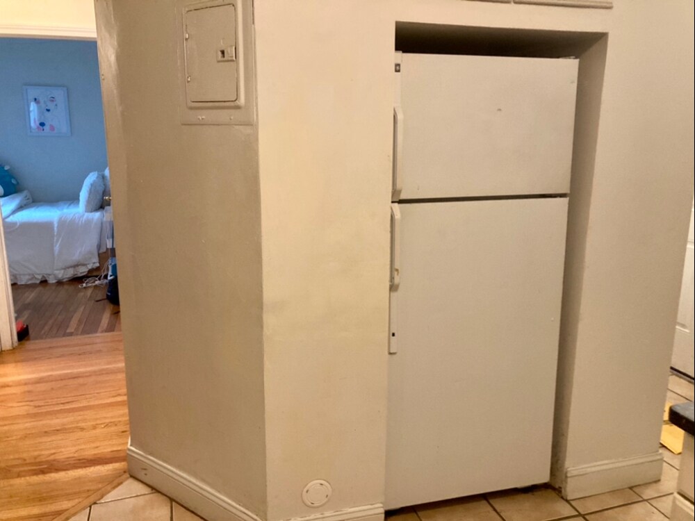 Building Photo - 62 Egmont St