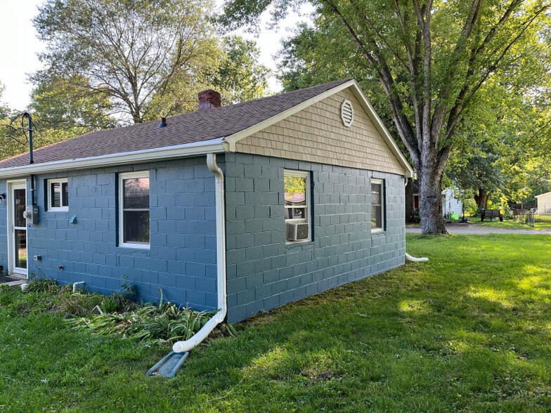 Building Photo - 5025 Adkins St