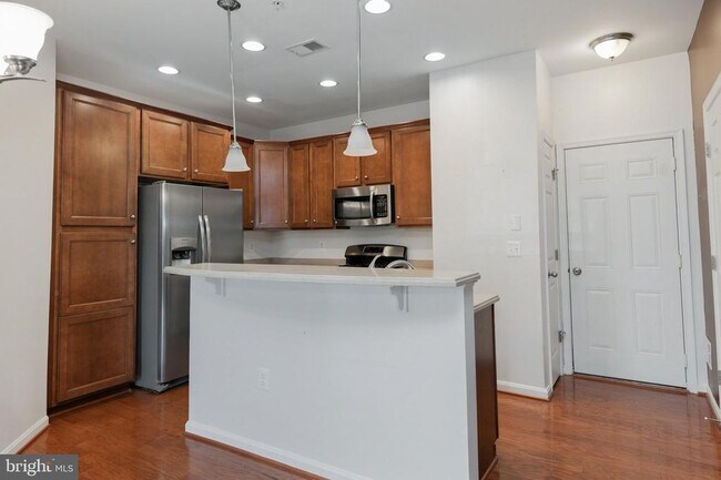 Building Photo - 9431 Stonewall Rd